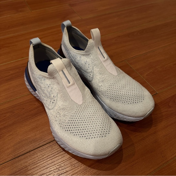 Women Nike Epic Phantom React Flyknit - Picture 4 of 9